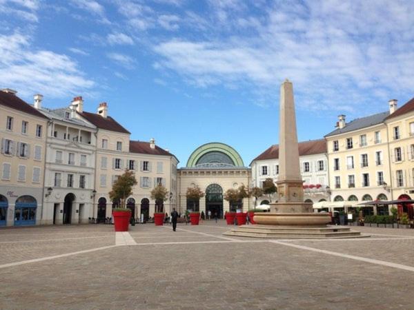 Appartement Situe Place Toscane A 5 Min De Disney Сери Екстериор снимка